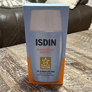 ISDIN Fusion Water Magic Daily Protection SPF 40 Sunscreen